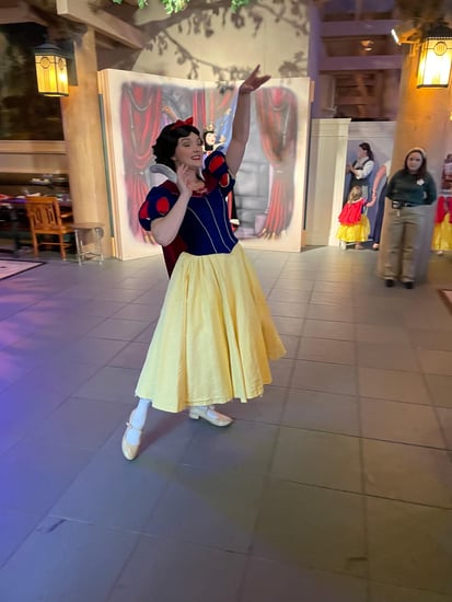Snow White Waving